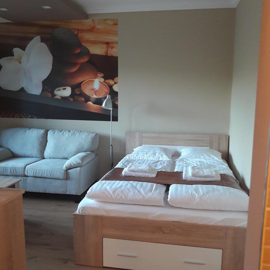 Studio 18 Apartman Kazincbarcika Exterior foto